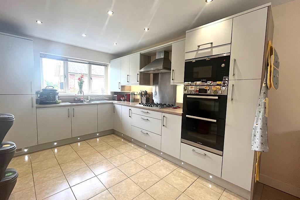 6 The Pines Lower Road, Shrewsbury, SY4 3RH For Sale
